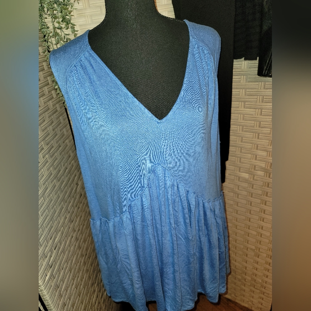 Lane Bryant 3x 22-24 Blue Sleeveless Pleated Swing Tee